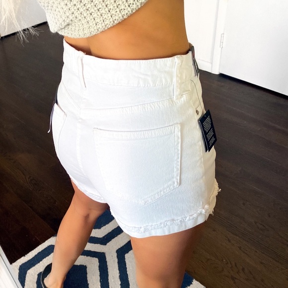 🐚 THE DEB CURVY HI-RISE WHITE JEAN! - Picture 3 of 12